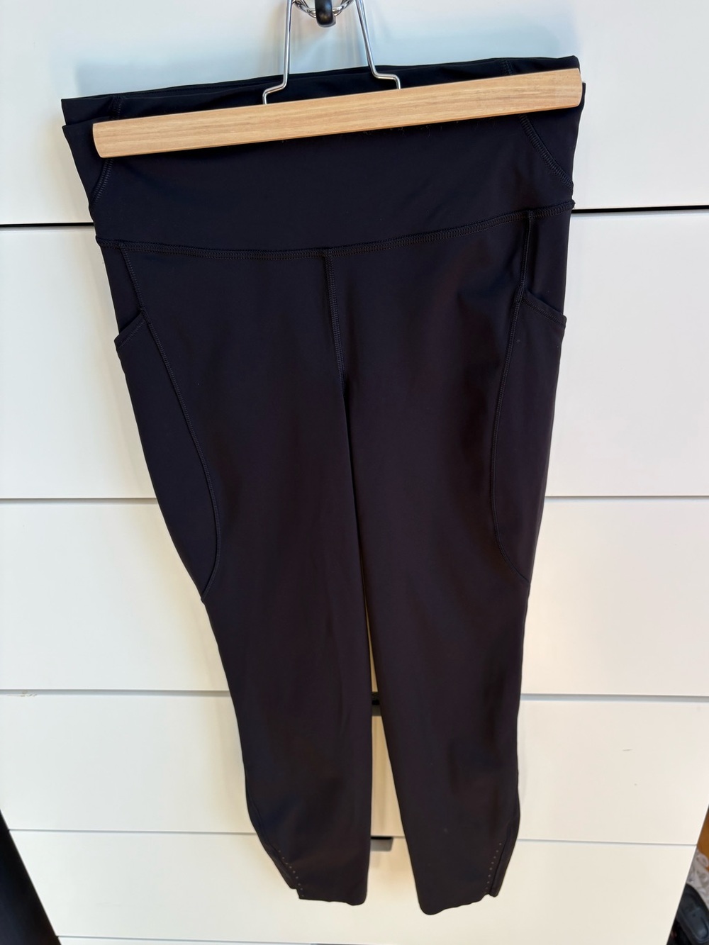 Lululemon Black Fast and Free Running Pocket Leggings - size 6 - Picture 4 of 4